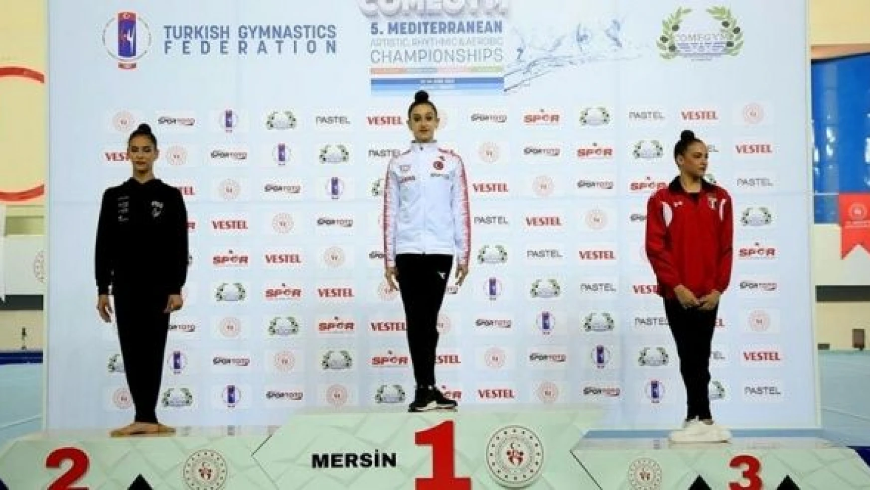 Türkiye Akdeniz Gençler Şampiyonası'nda 13 madalya ile döndü
