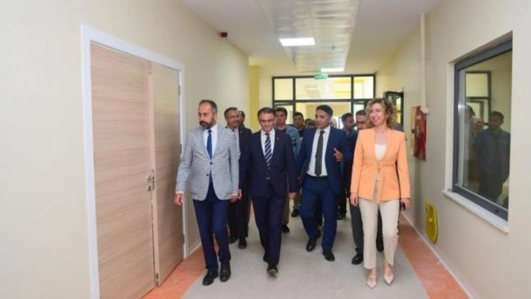 Vali Balcı devam eden anaokulu inşaatında incelemelerde bulundu