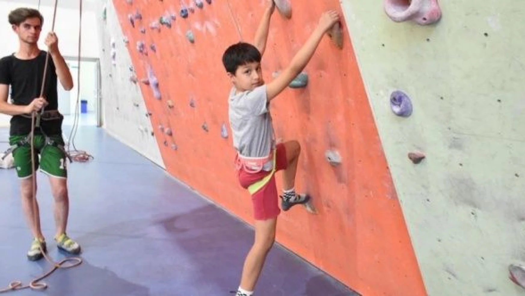 6 madalyalı 9 yaşındaki Aras, tırmanışta uluslararası başarı peşinde