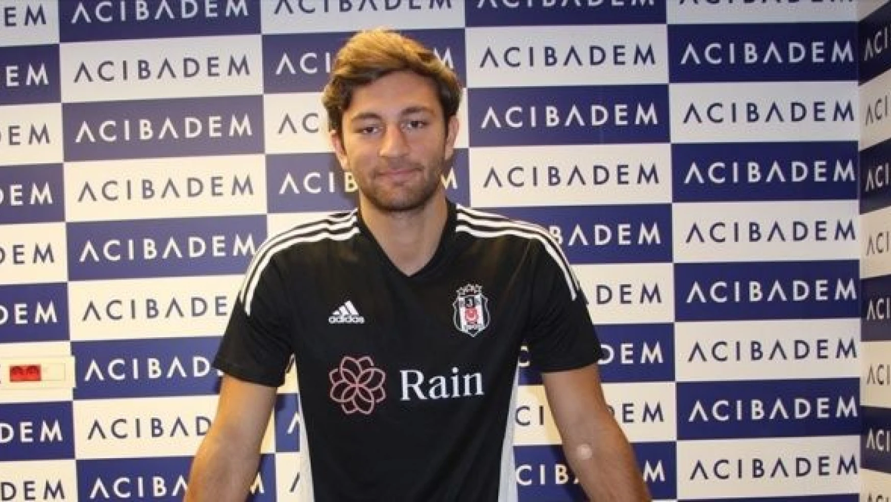 Emrecan Uzunhan Beşiktaş'ta