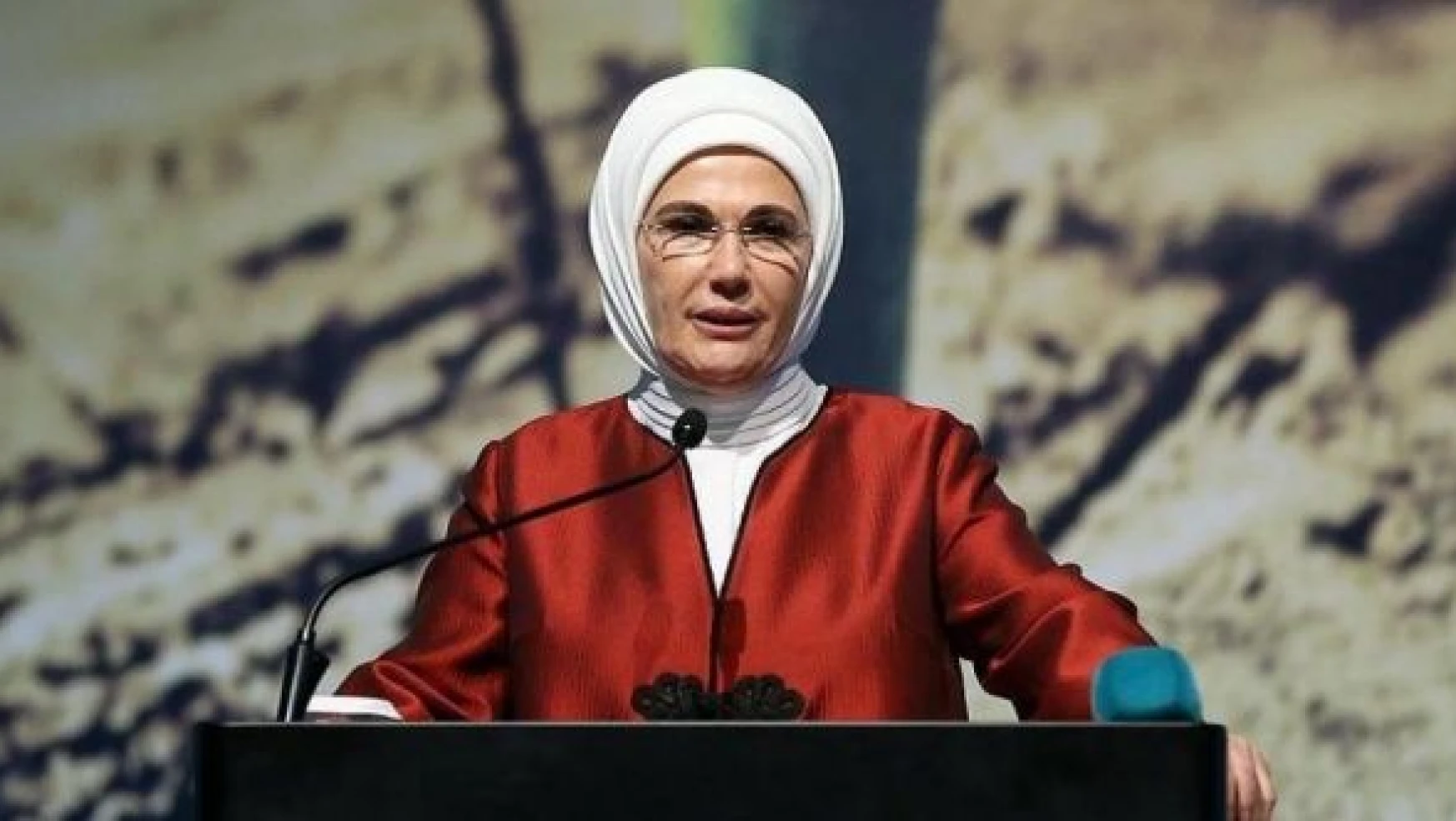 Emine Erdoğan: 'Asil mücadeleyi daima yaşatacağız'