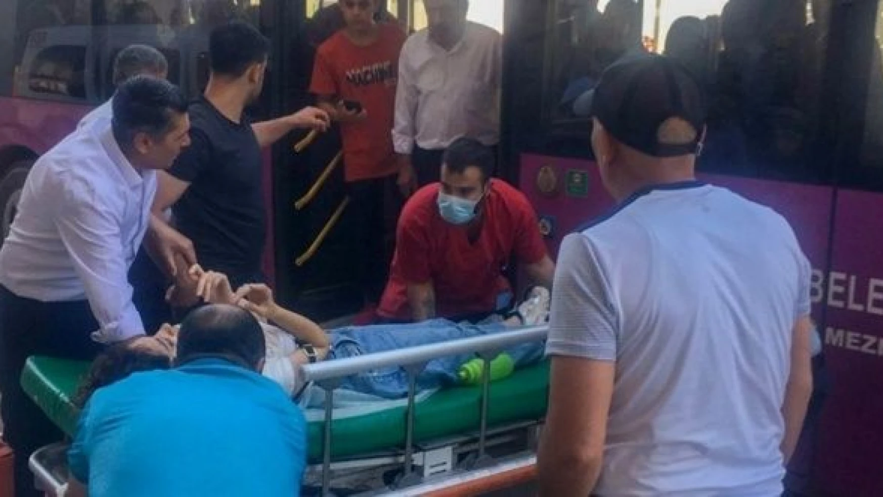 Van'da  kahraman otobüs şoförü fenalaşan yolcuyu hastaneye yetiştirdi