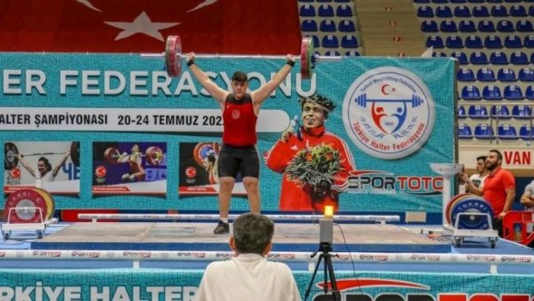 Van'da yapılan Türkiye Gençler Halter Şampiyonası sona erdi