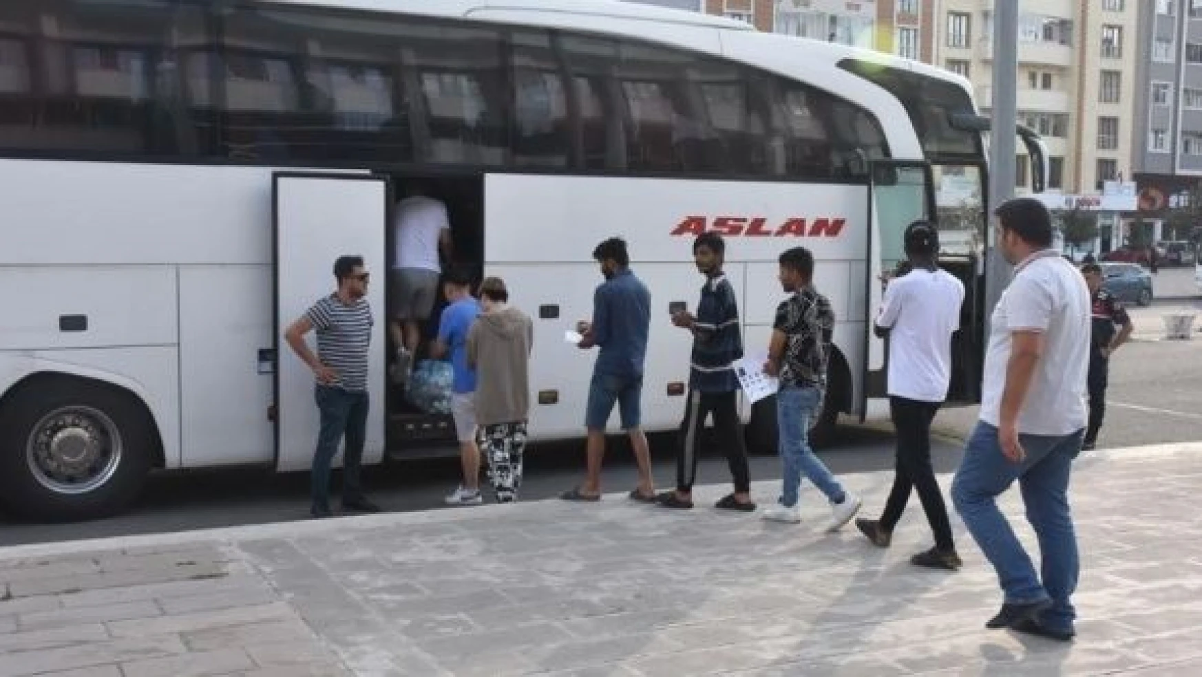 38 düzensiz göçmen Iğdır'da sınır dışı edilecek