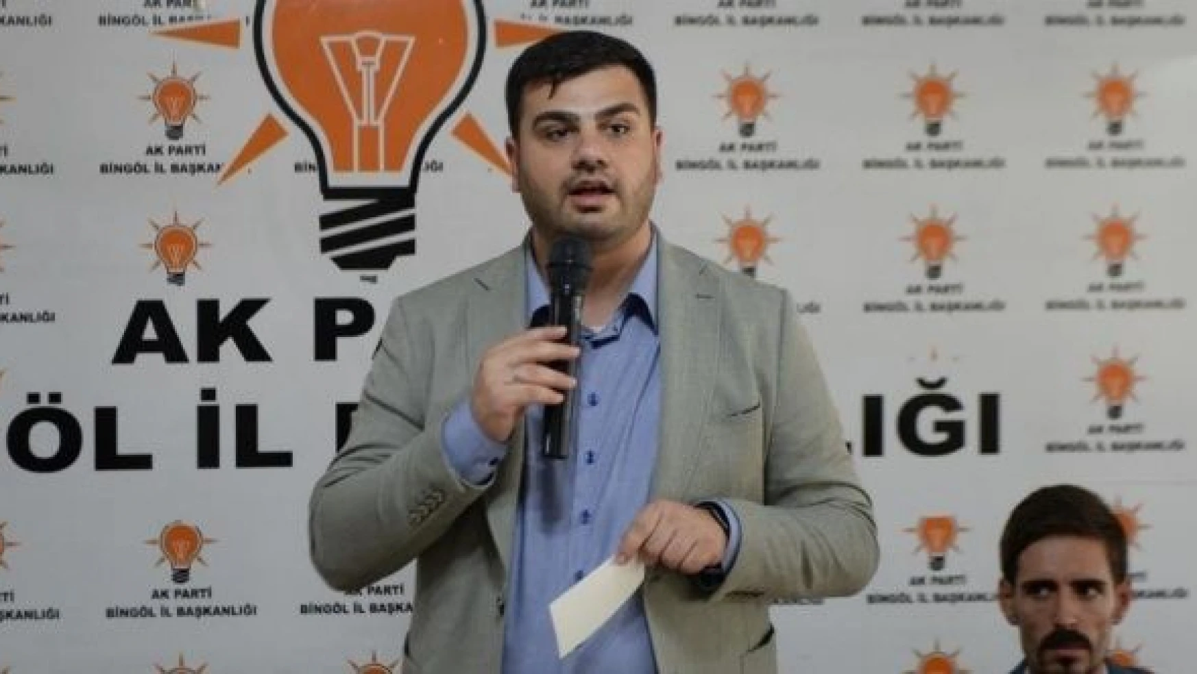 AK Parti Gençlik Kolları Başkanı İnan, Bingöl'de partililerle buluştu