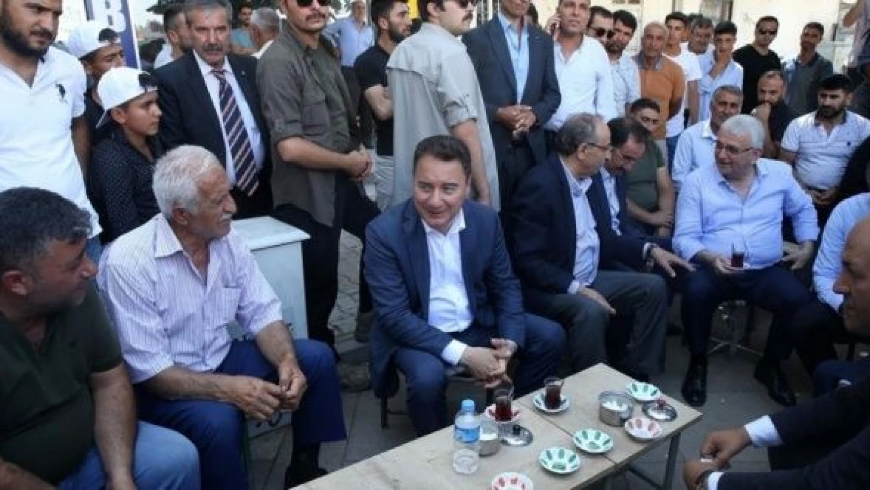 Ali Babacan, Muş'ta ziyaretlerde bulundu