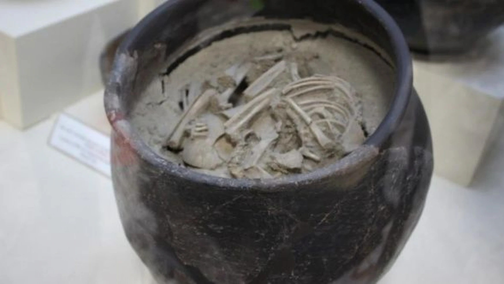 Arslantepe Höyüğü'nde 5 bin yıllık Küp Mezar bulundu