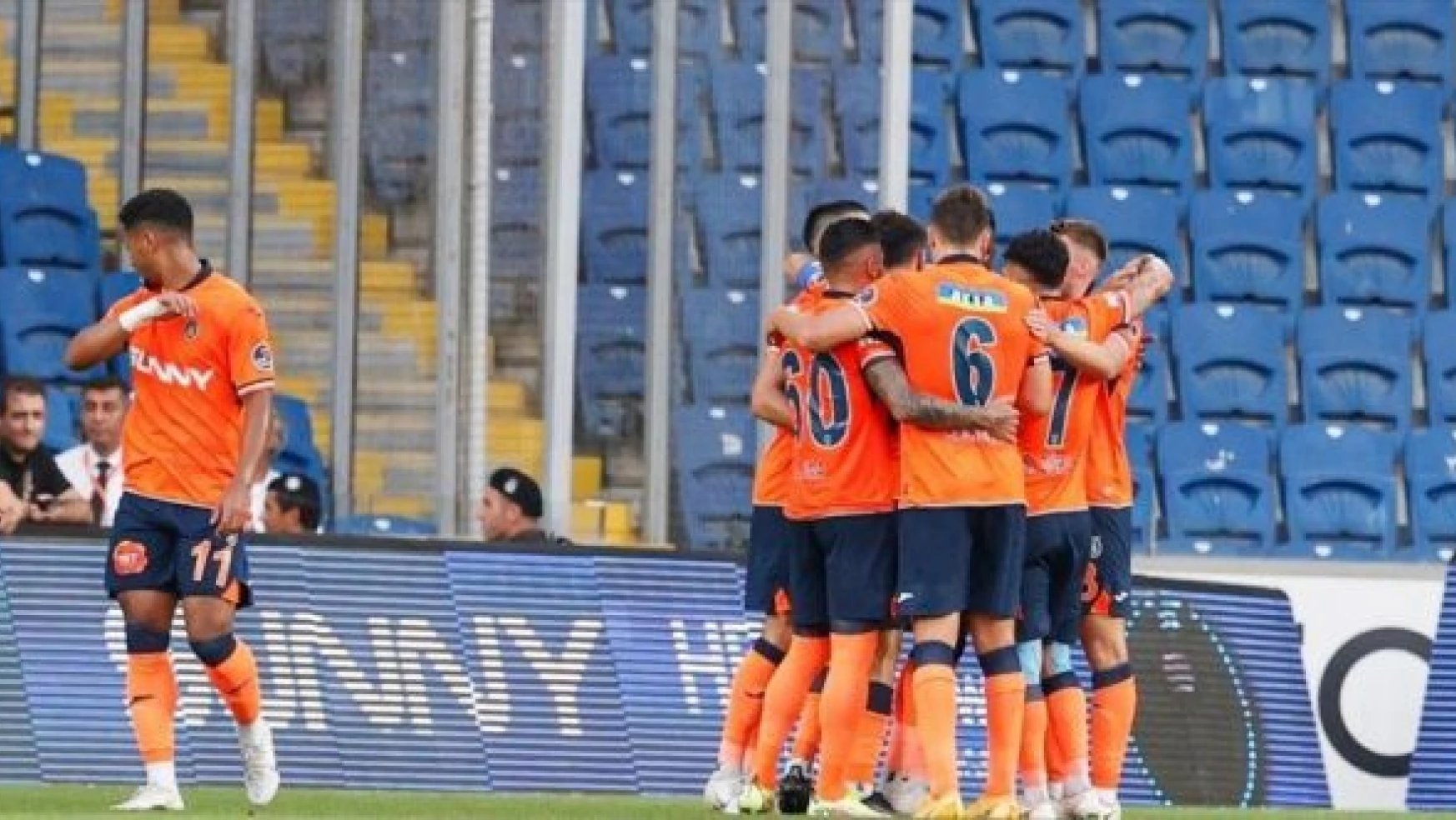 Başakşehir, sahasında Kasımpaşa'yı 4-0 mağlup etti