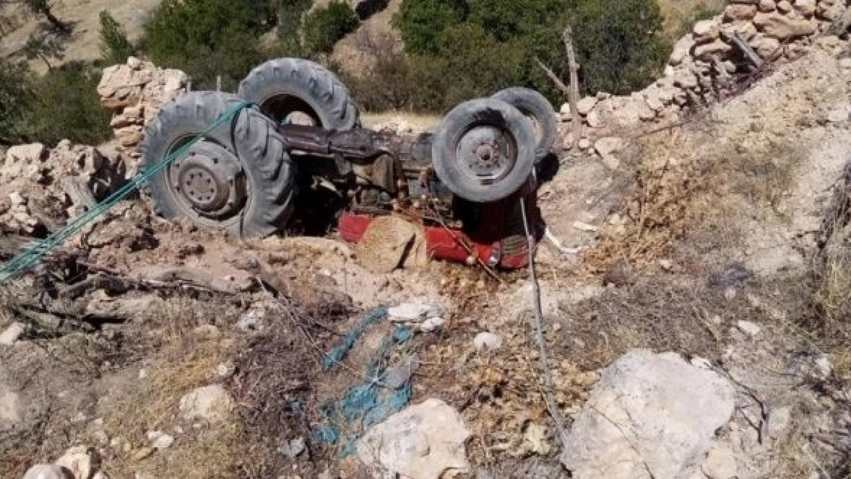Elazığ'da feci kaza: traktörün altında kaldı