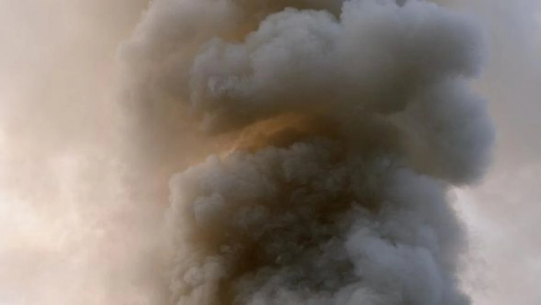 Elazığ'da inşaat yangını!