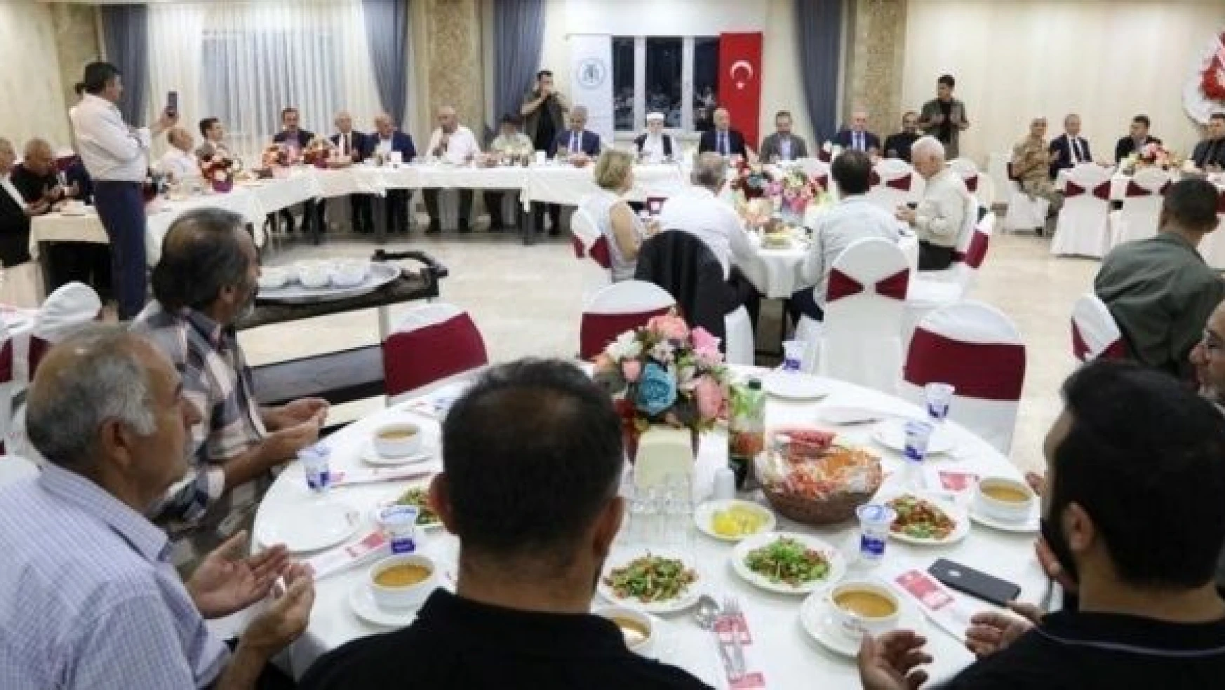 Erzincan'da muharrem ayı dolaysıyla iftar programı düzenlendi