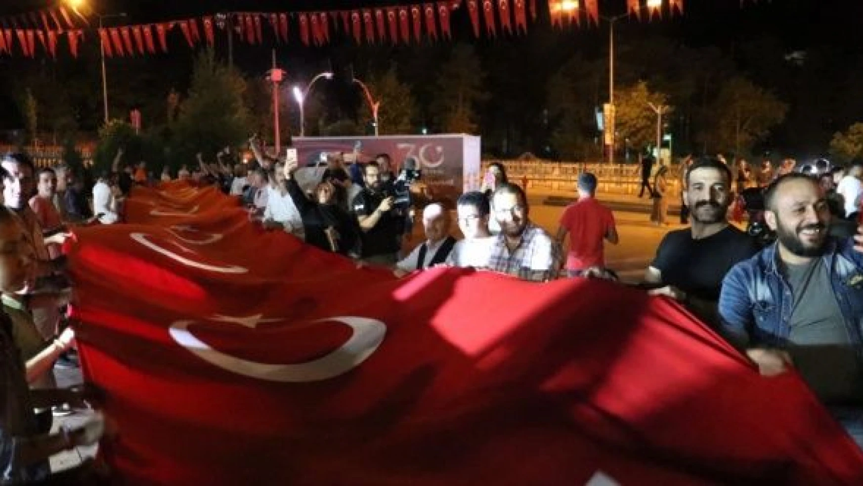 Erzurum'da 30 Ağustos Zafer Bayramı'nda fener alayı düzenlendi