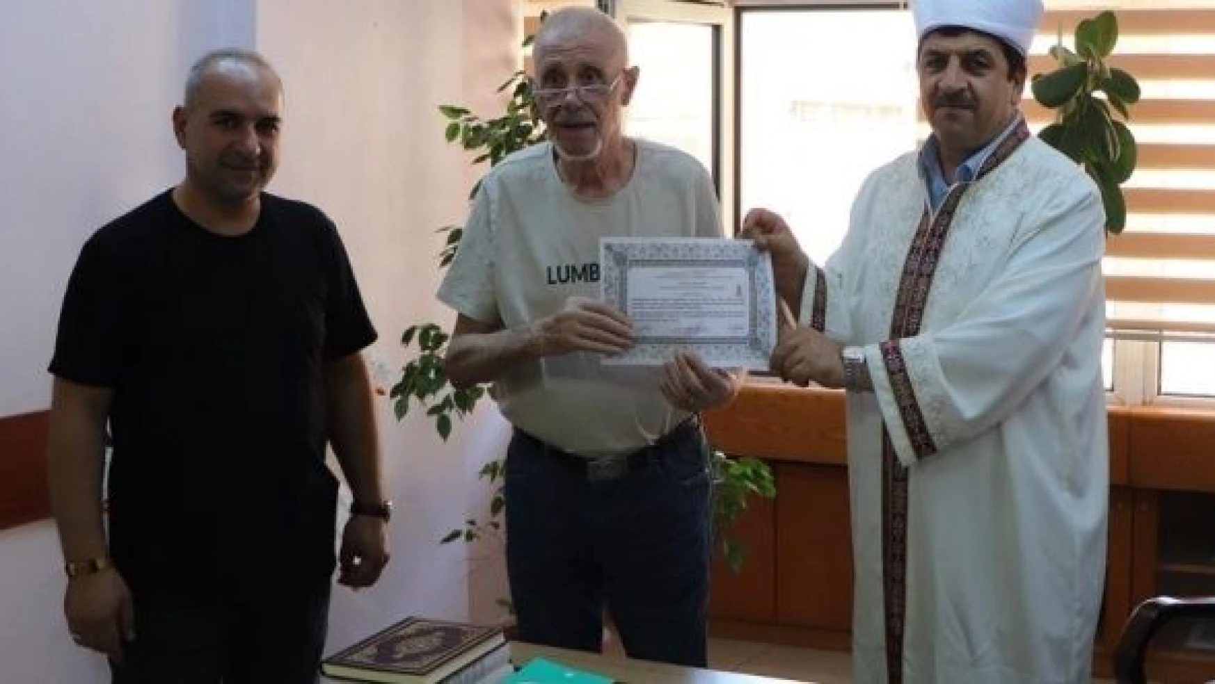 Fransalı 85 yaşındaki Emile, Elazığ'da Müslüman oldu