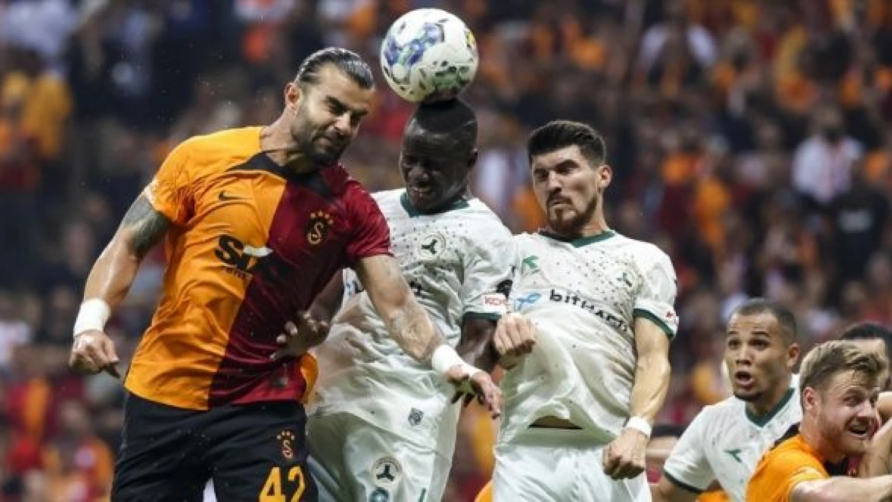 Galatasaray konuk ettiği Giresunspor'a 1-0 yenildi