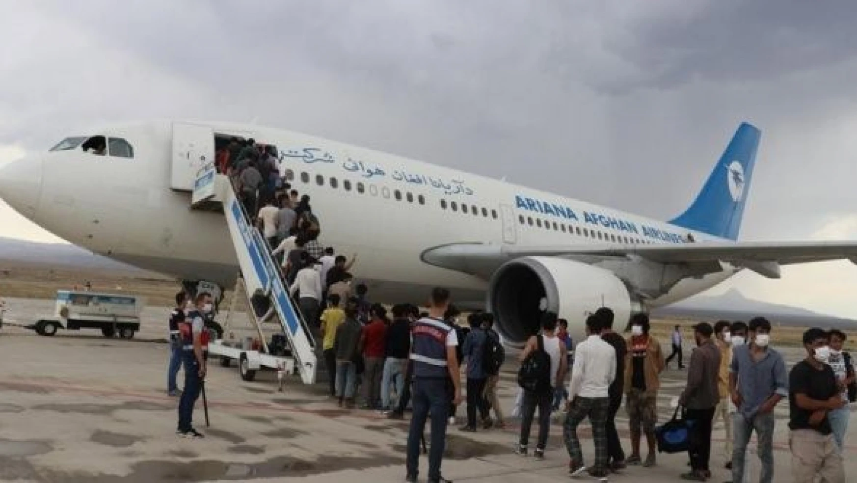 Iğdır'dan 362 Afgan uyruklu düzensiz göçmen gönderildi