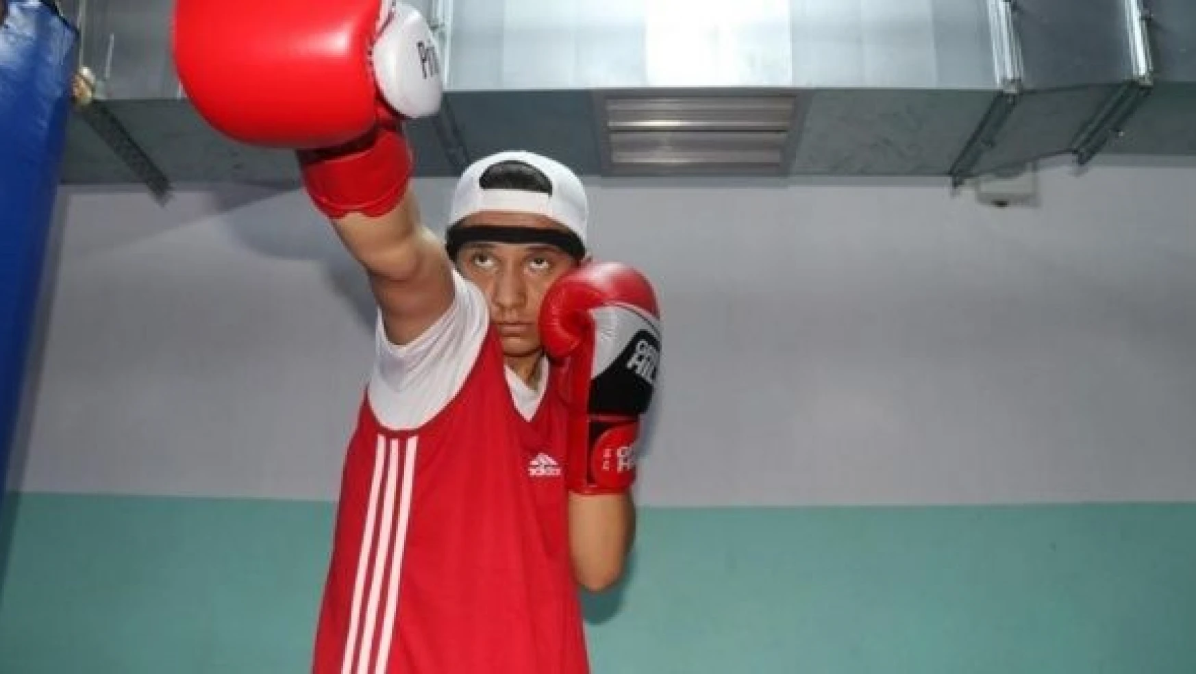Iğdırlı boksör Kader gözünü Avrupa Şampiyonası'na dikti