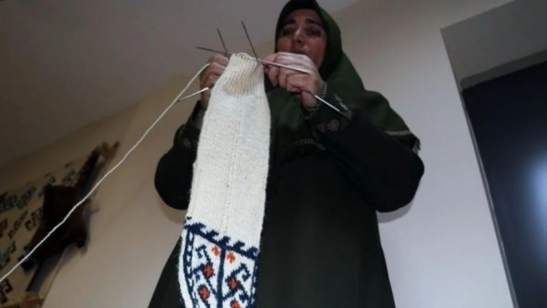 Iğdırlı kadınlar 'yün çorap dokumacılığı'na hayat veriyor
