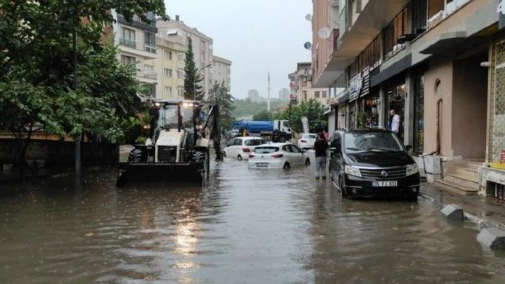 İstanbul'u sel bastı!