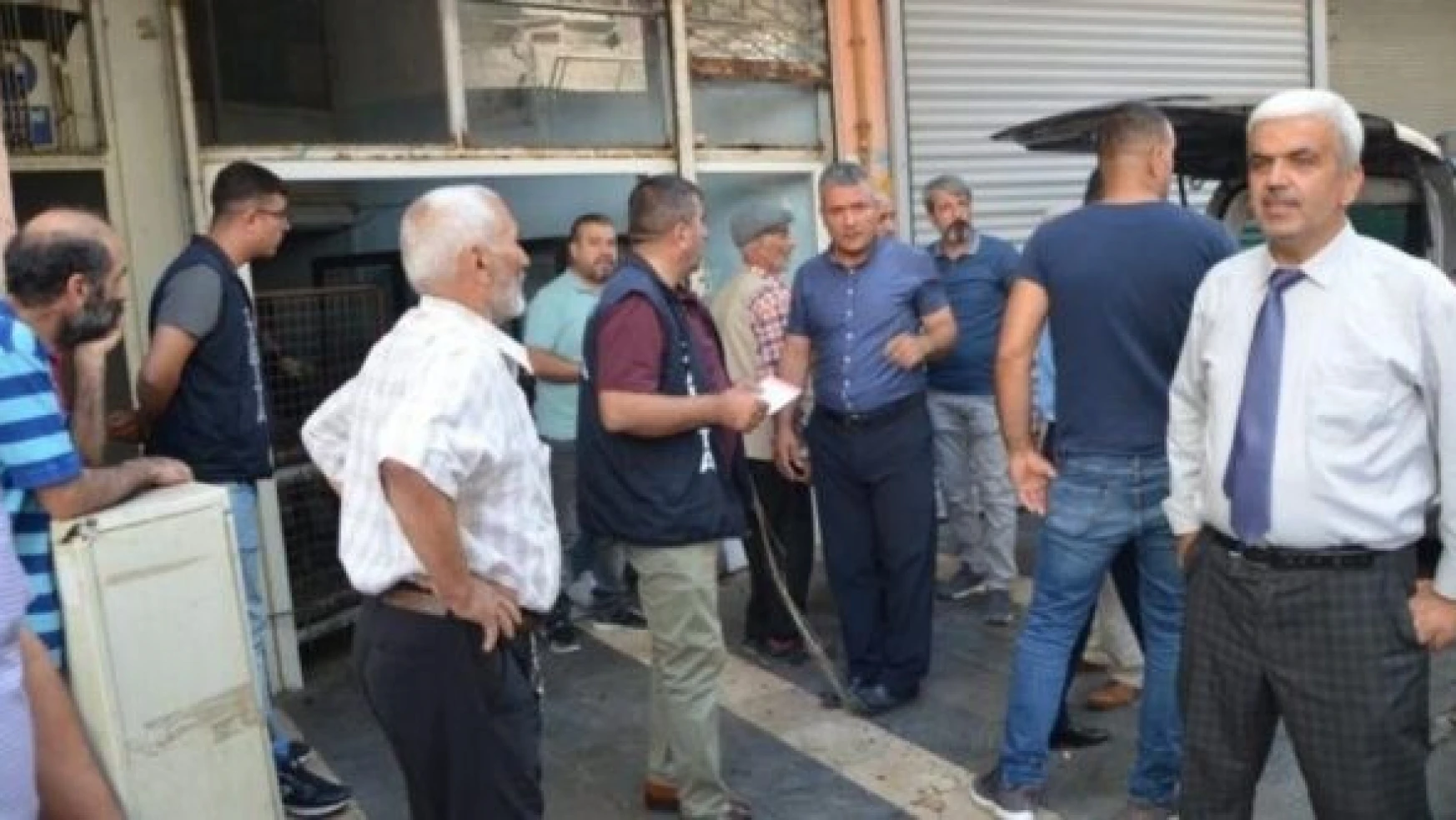 Malatya'da canlı tavuk satışı yapan işyerleri mühürlendi