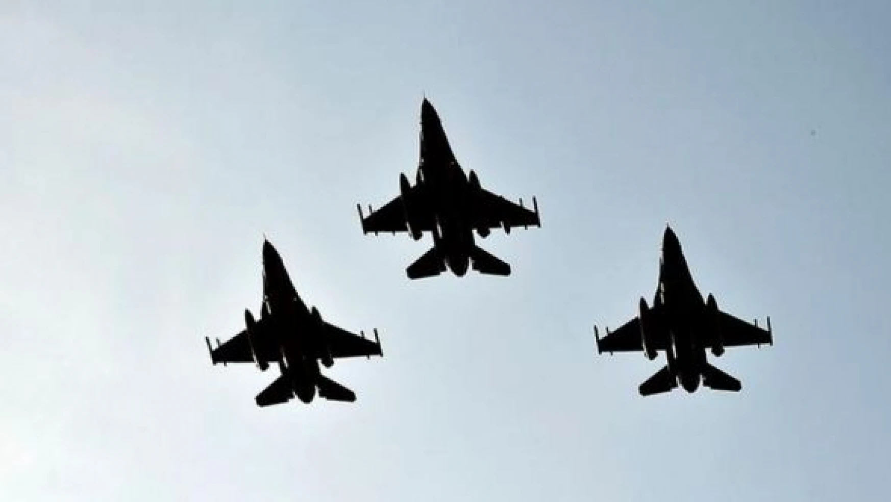Malazgirt Zaferi'nin  yıl dönümü kutlamalarına F-16'lar damga vurdu