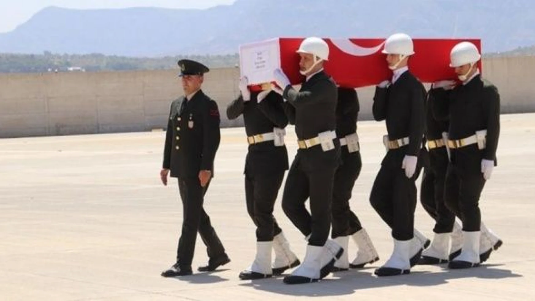 Şehit Piyade Teğmen Ömer Bağra, son yolculuğuna uğurlandı