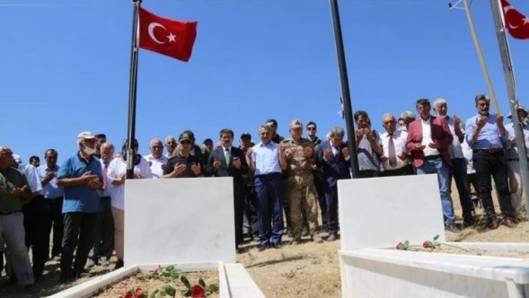 Tunceli'de şehit edilen 6 sivil ve 2 güvenlik korucusu anıldı