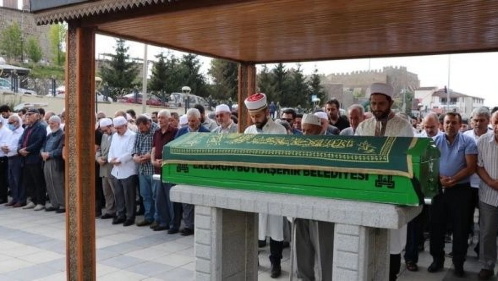 Eski milli boksör Cazim Vuraler'in cenazesi Erzurum'da toprağa verildi