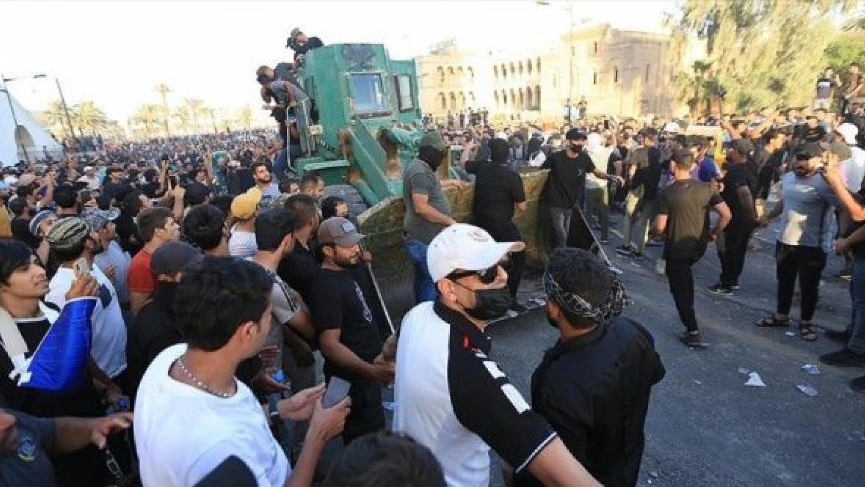Sadr yanlıları Tahrir Meydanı'nda toplandı