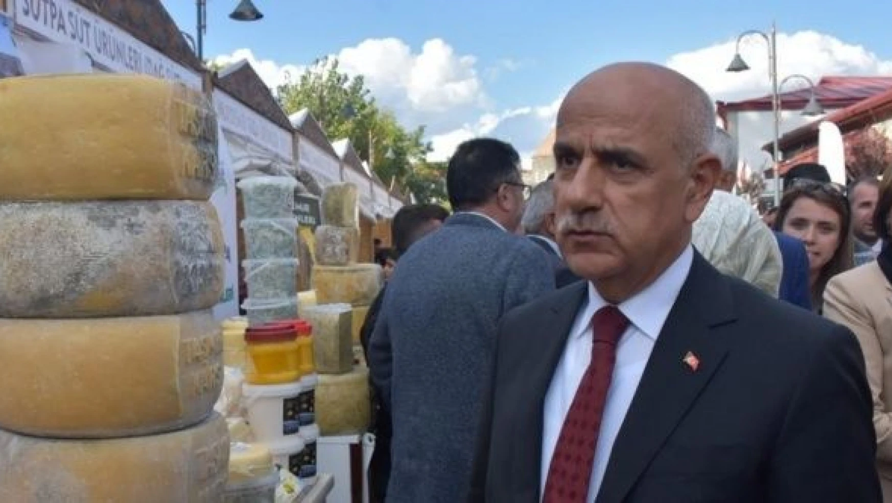 Bakanı Vahit Kirişci" Kars'ta hayvancılık konusunda büyük başarı var"