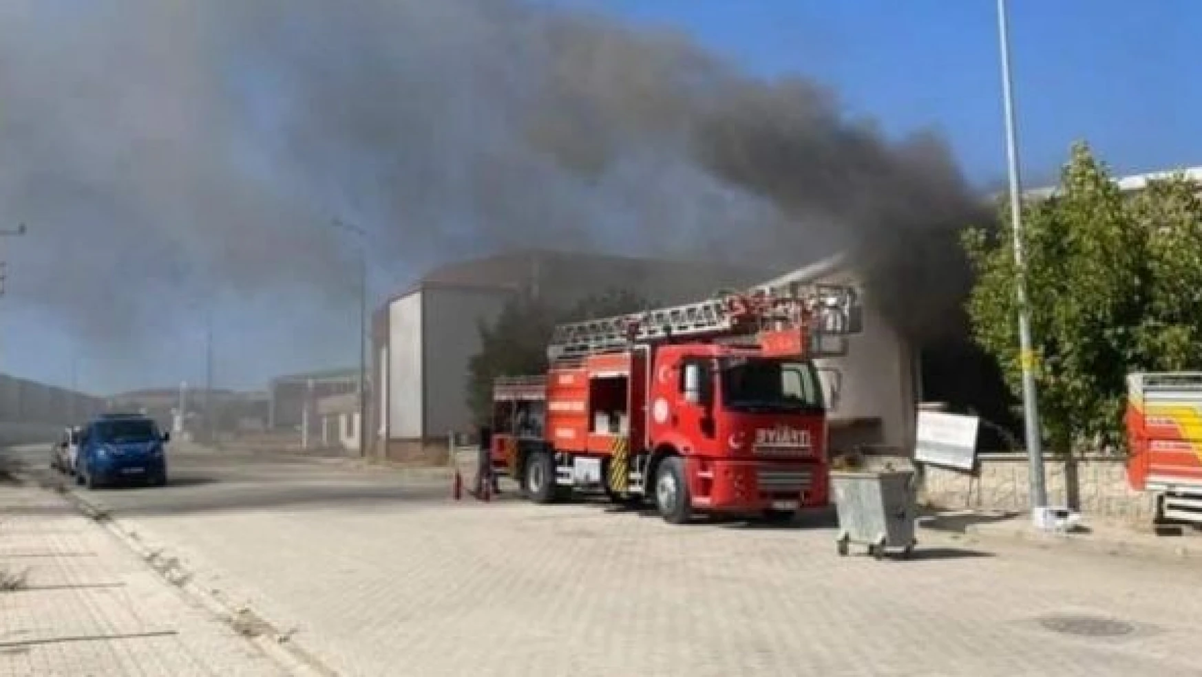 Elazığ'da fabrikada yangın çıktı!