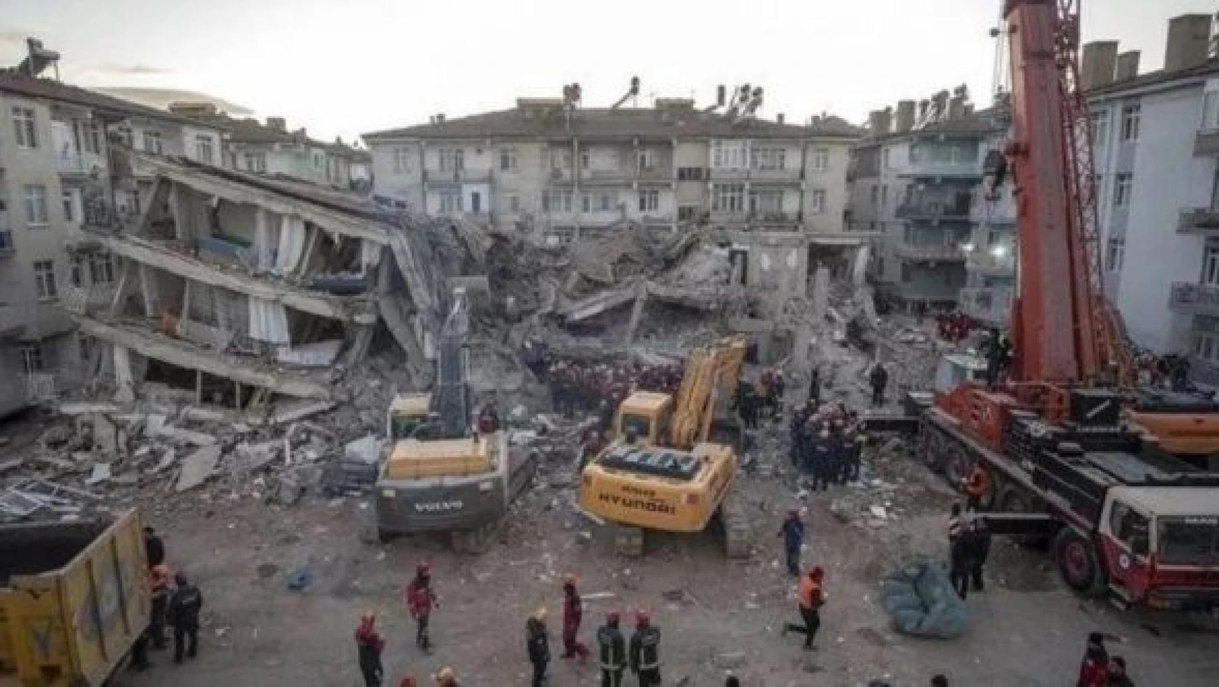 Elazığ'da depremden etkilenen binaların yıkım ve enkaz kaldırma işi ihaleye çıkıyor