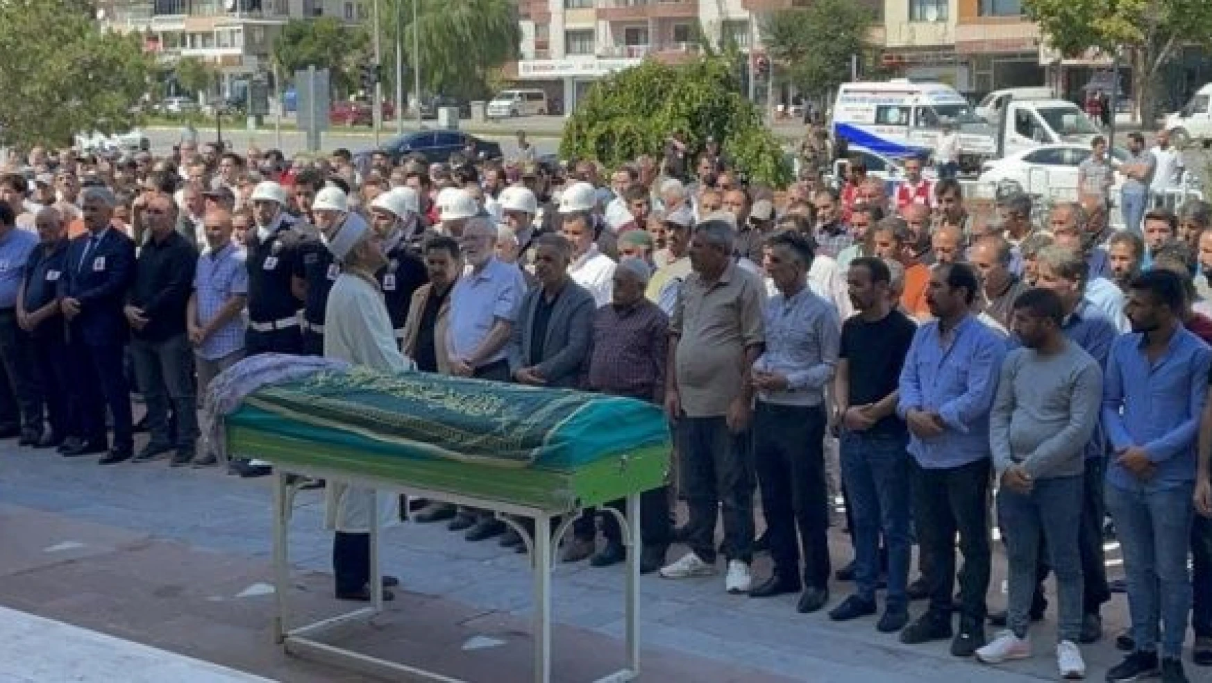 Erzincan'da bıçaklanarak öldürülen kadın defnedildi