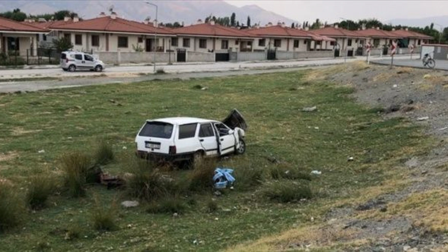Erzincan'da feci kaza :Ölü ve yaralılar var