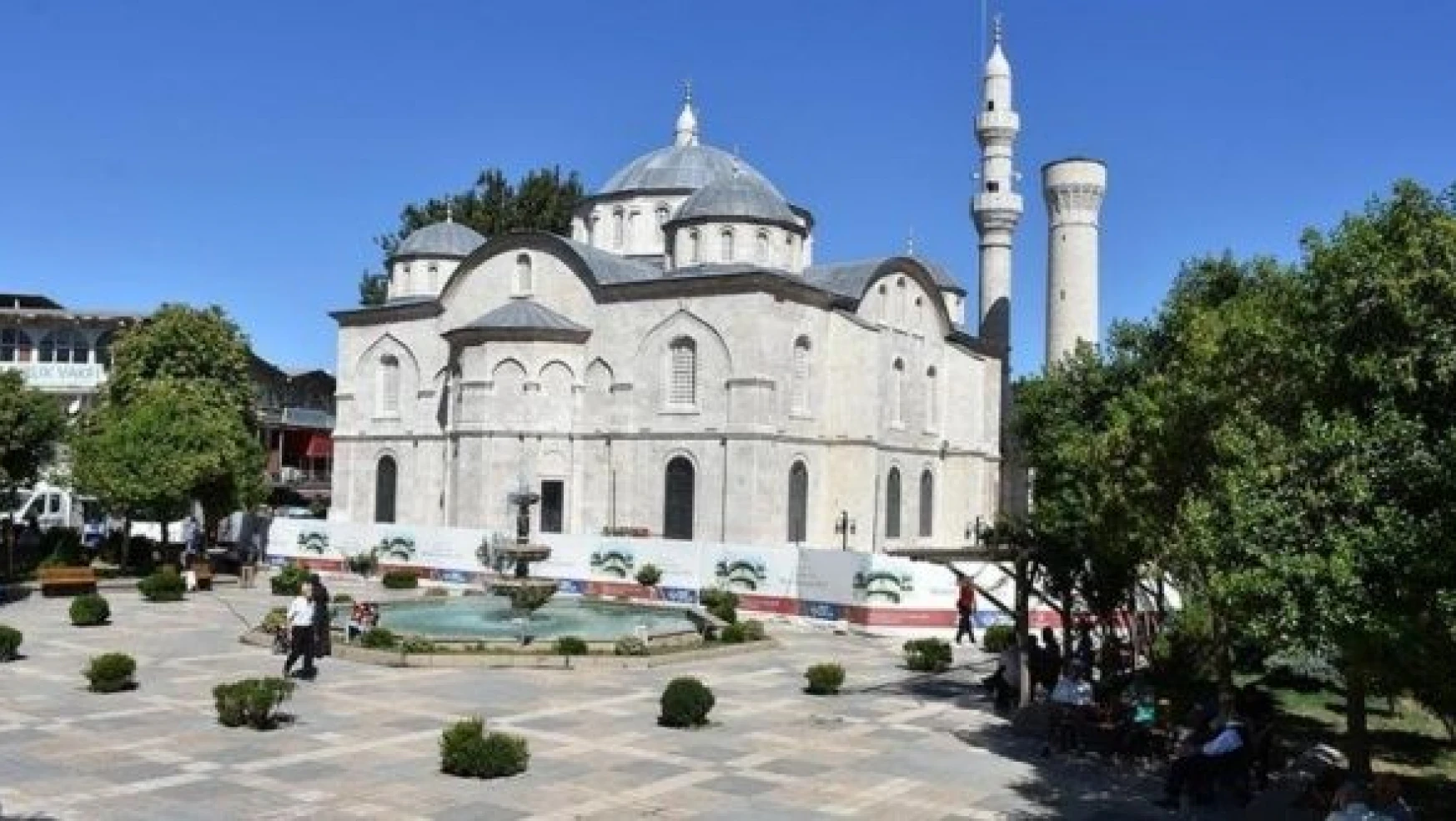 Malatya'daki  asırlık cami eski görkemine kavuştu