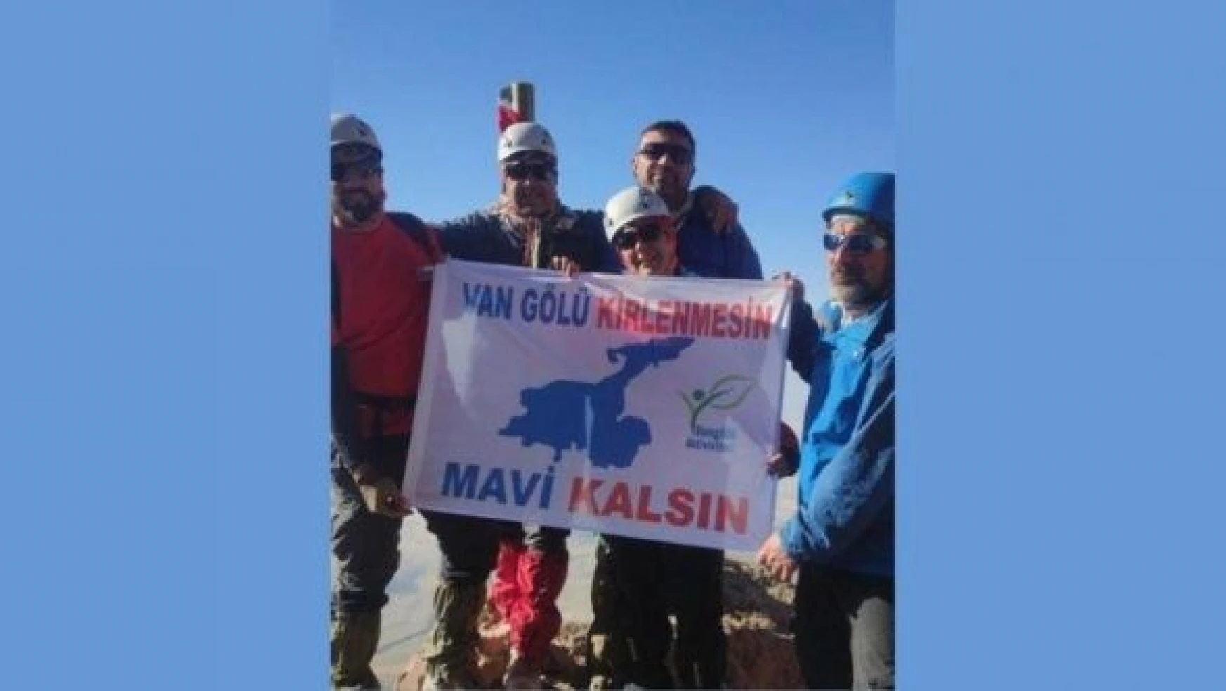 Van Gölü Aktivistleri  bu defa Erciyes Dağı'nın zirvesinden seslendi!