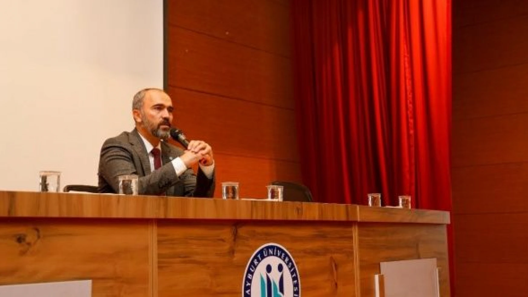 Bayburt Üniversitesi Spor Bilimleri Fakültesinde dönemin İlk Dersini Rektör Türkmen Verdi