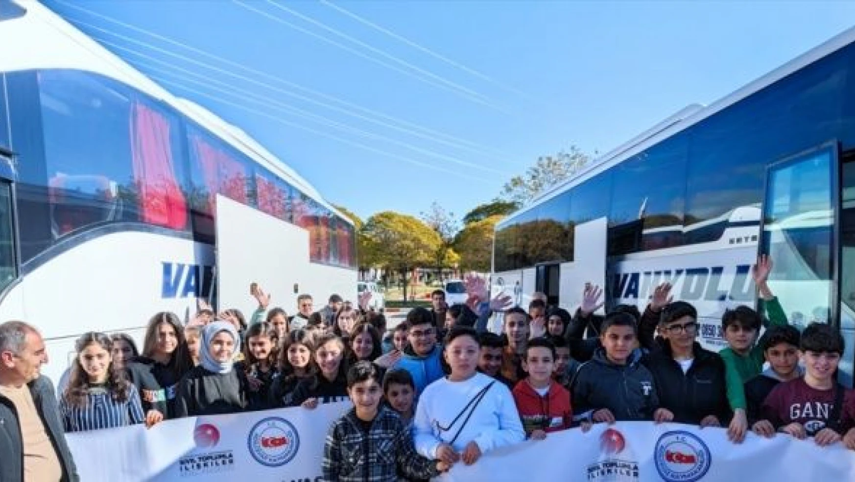 75 öğrenci Çanakkale ve İstanbul gezisine gönderildi