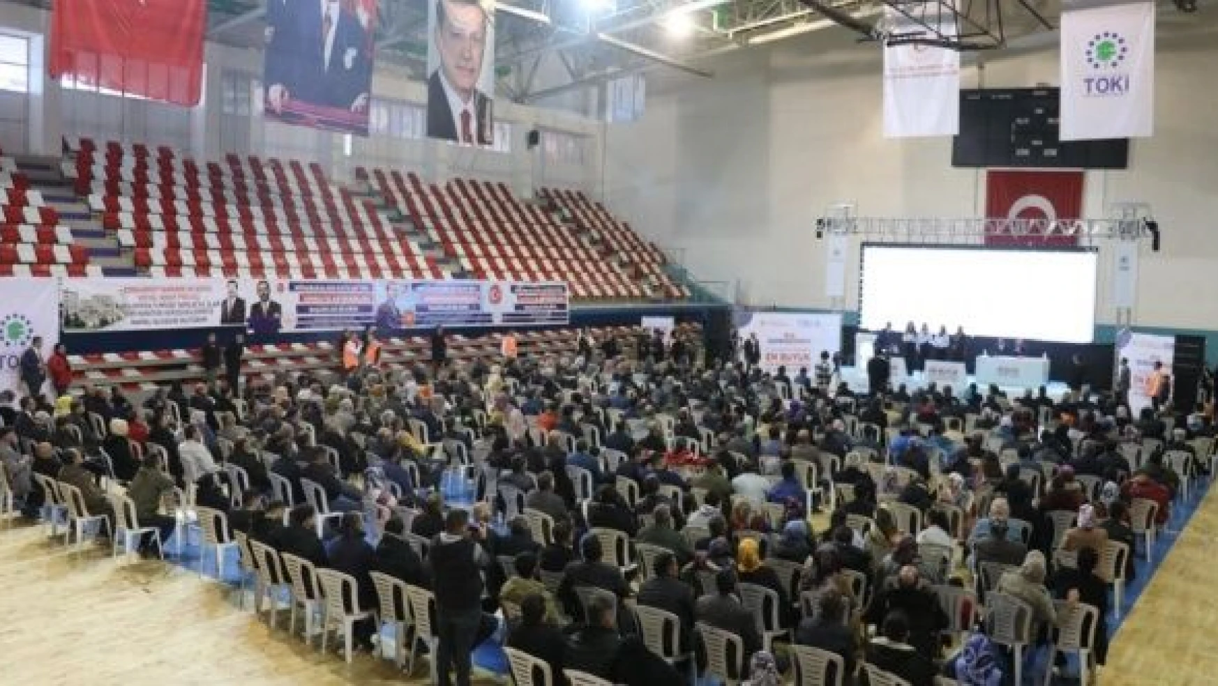 Ağrı'da bin 480 konut için kura töreni yapıldı