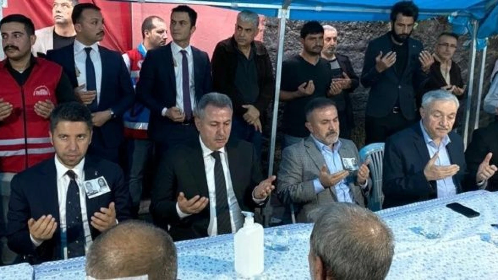 AK Parti Elazığ Milletvekili Demirbağ Ecrin ve Yusuf Meydan'ın taziyesine Katıldı