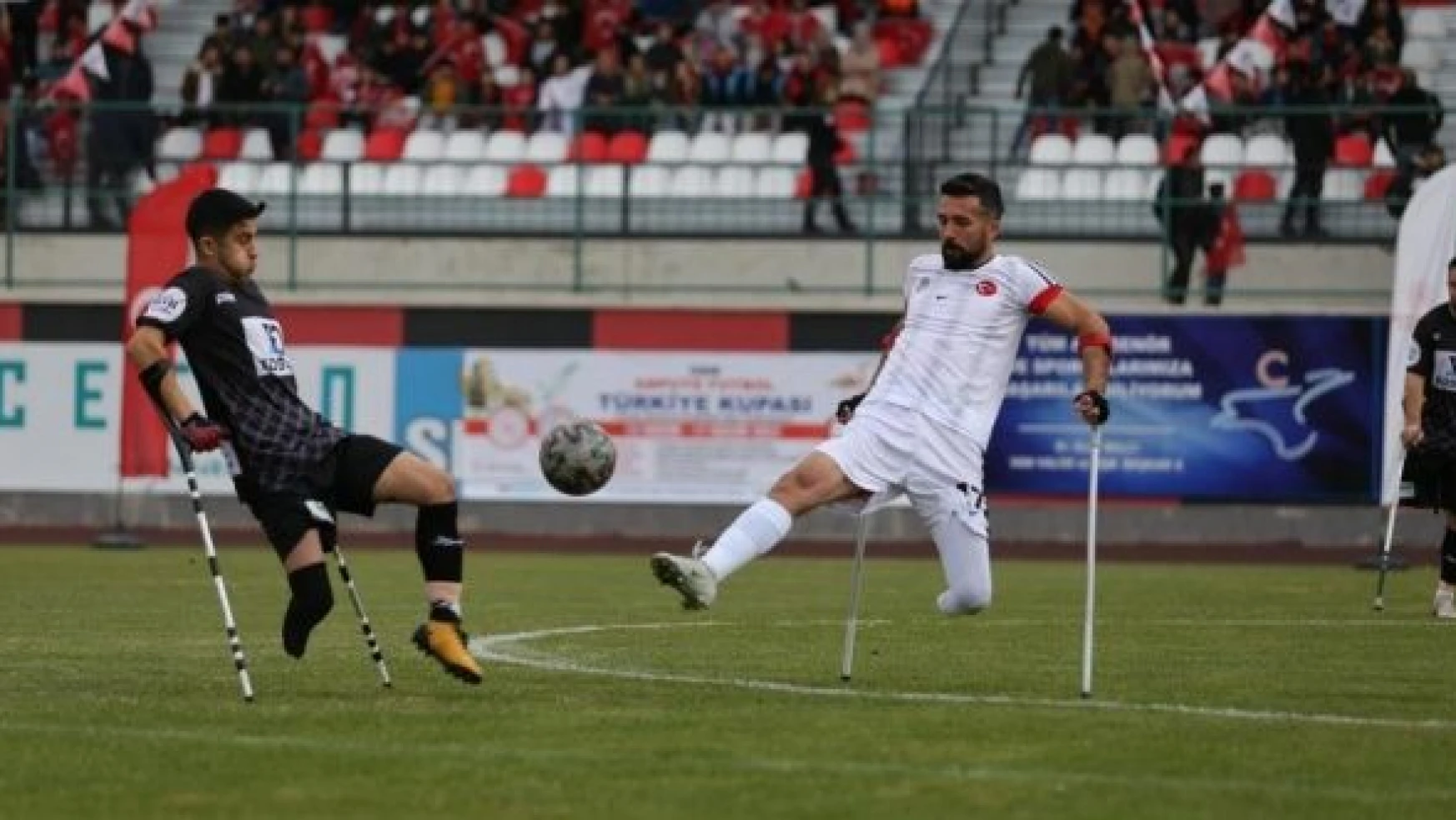 Ampute Futbol Türkiye Kupası'nda finalistler belli oldu