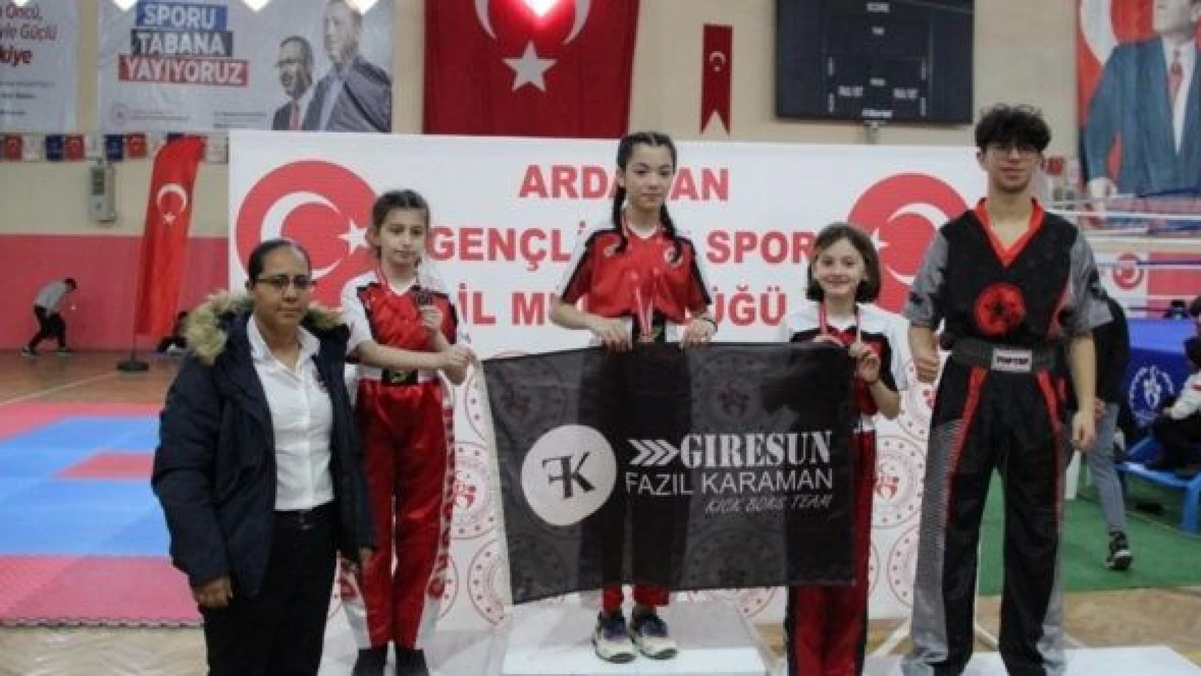 Ardahan'da İller Arası Kick Boks Zafer Kupası müsabakaları tamamlandı