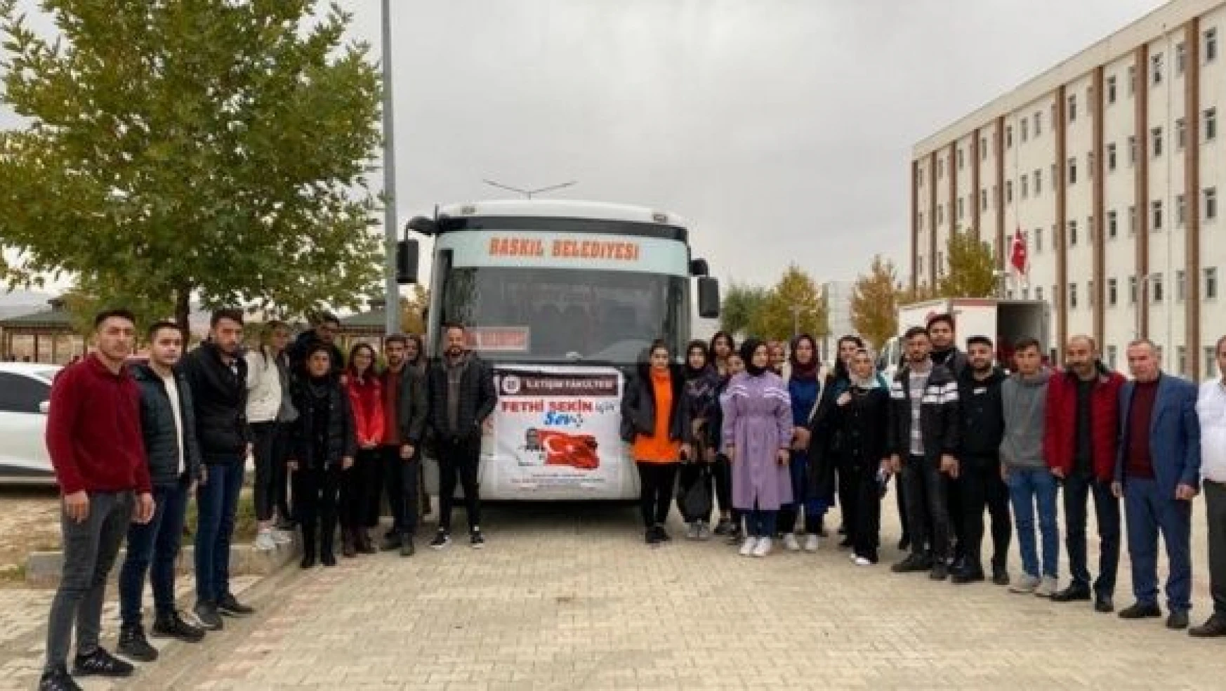Elazığ'da üniversite öğrencileri 'Fethi Sekin için sev' sloganıyla etkinlik gerçekleştirdi