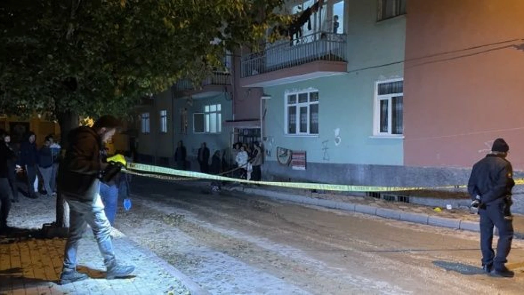 Elazığlı genç evinin önünde silahlı saldırıda öldü