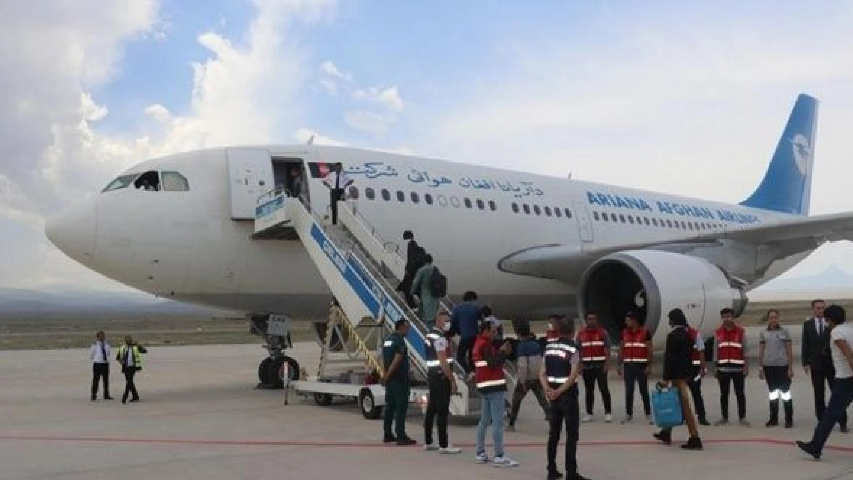 Erzurum'dan 227 düzensiz göçmen ülkelerine gönderildi
