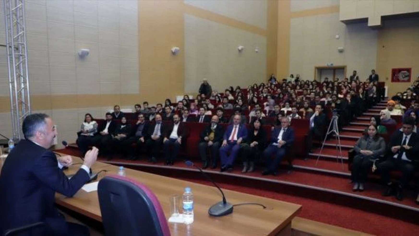 Erzurum'da 'Adalet Bilinci' söyleşisi düzenlendi