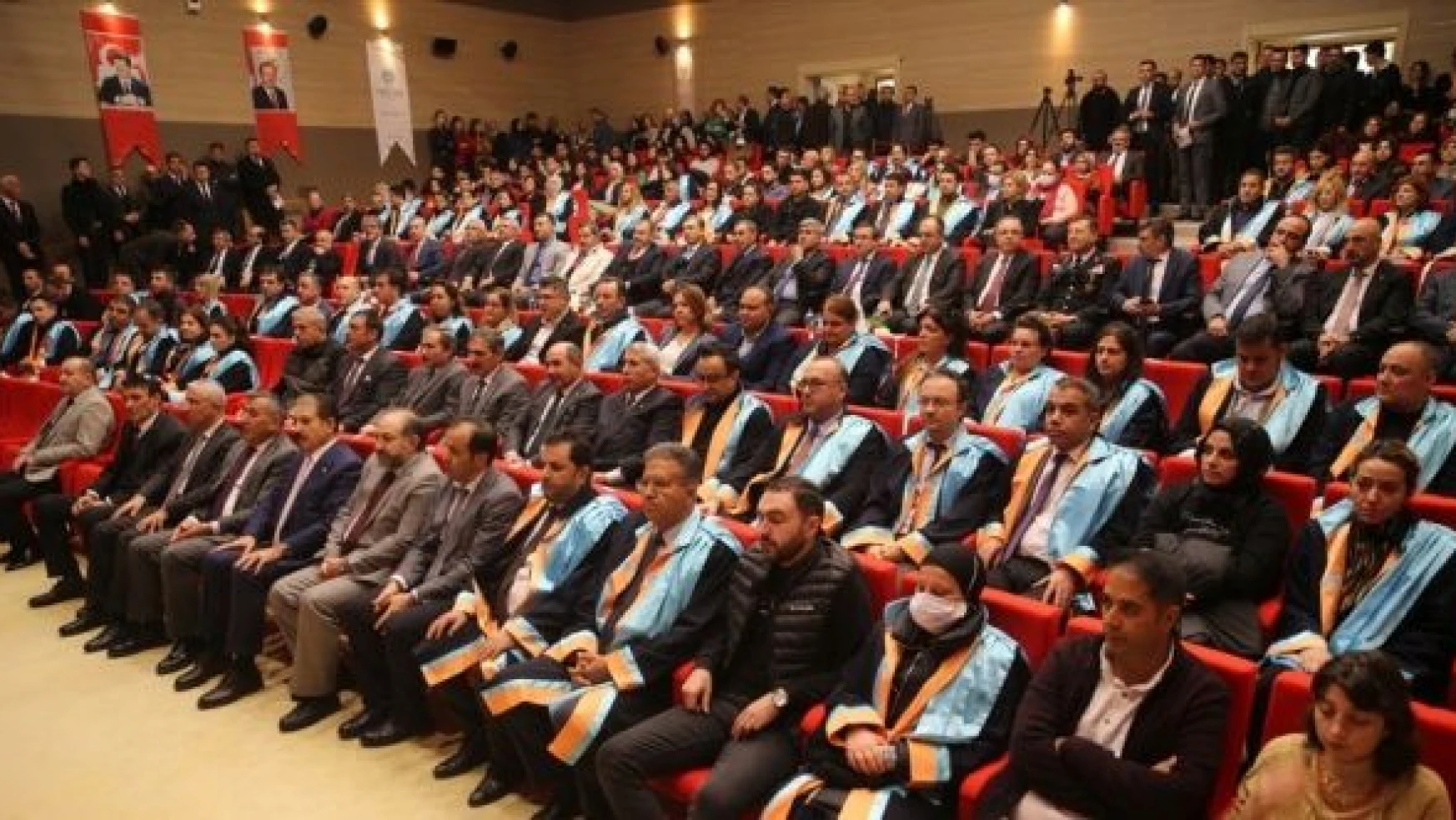 Malatya Turgut Özal Üniversitesinde akademik yıl açılış töreni yapıldı