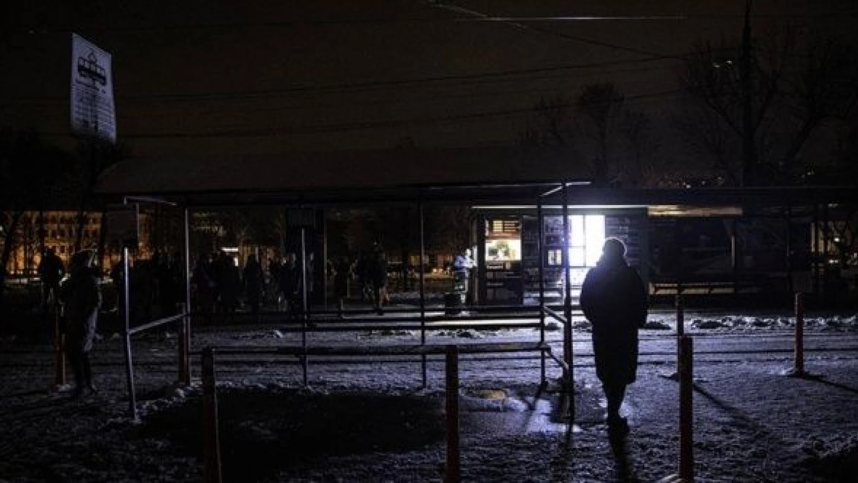 Kiev'de elektrik kesintileri devam ediyor