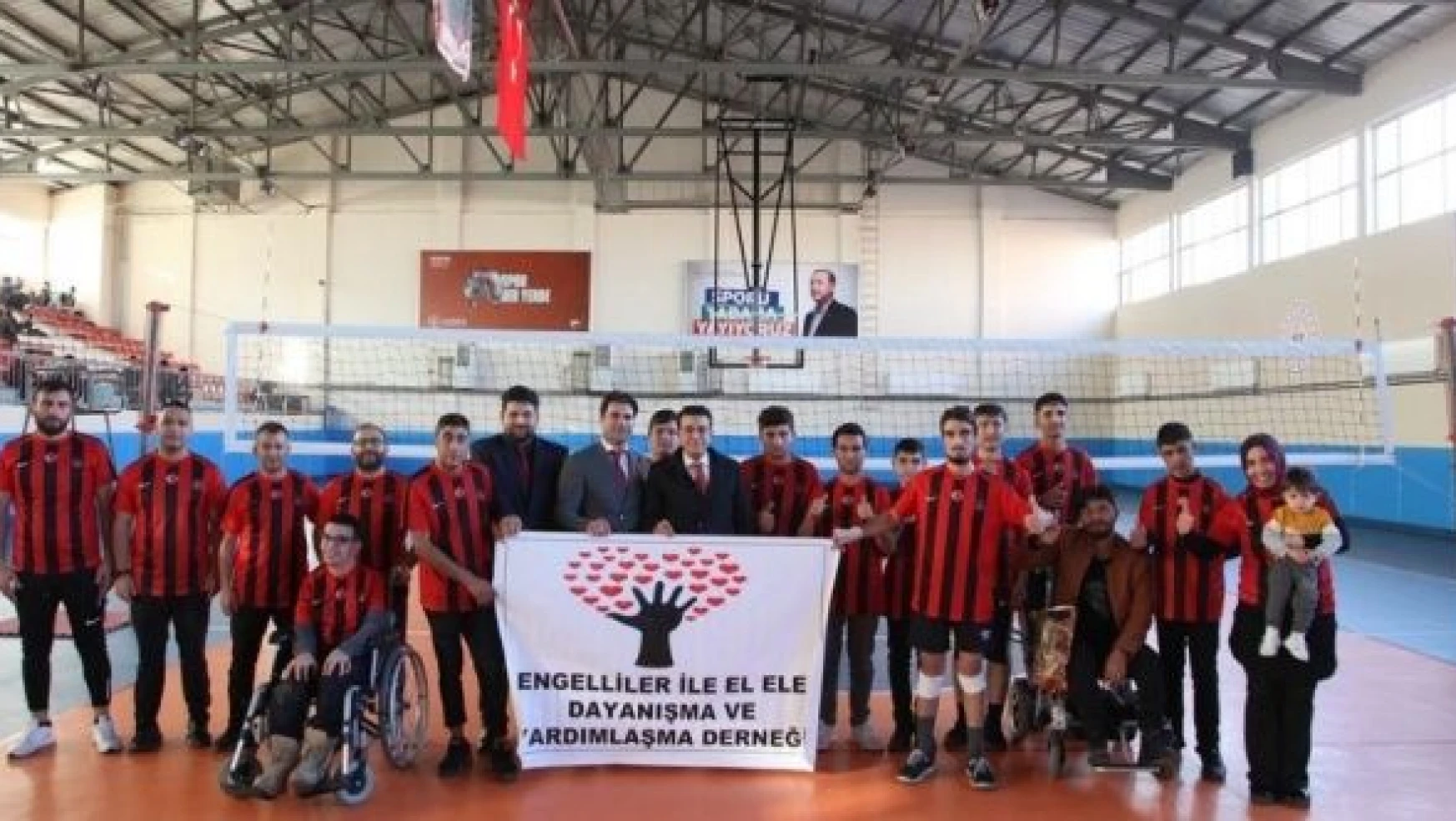 Ahlat'ta engellilere yönelik voleybol maçı düzenlendi