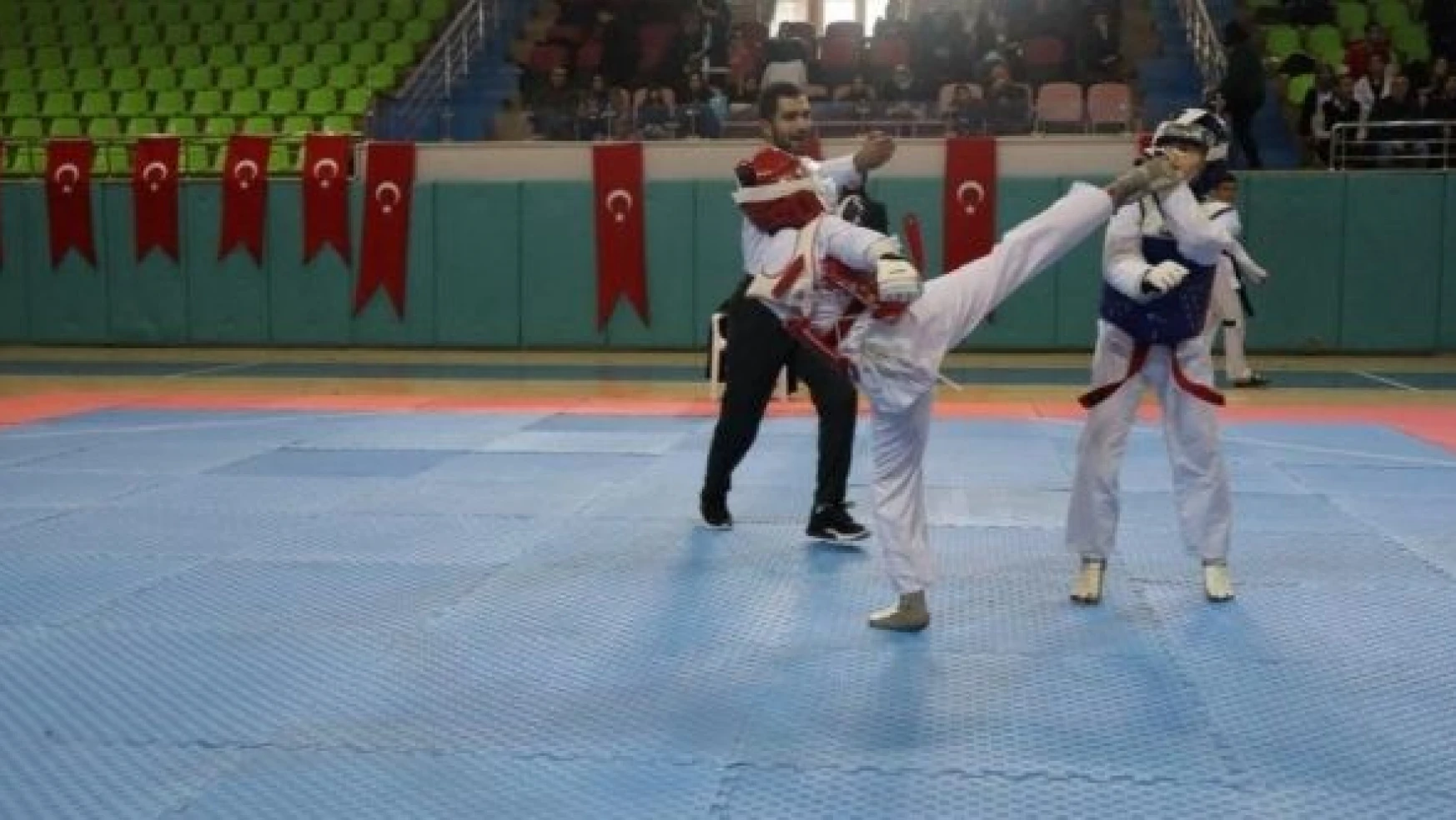 Elazığ'da Tekvando il şampiyonası düzenlendi