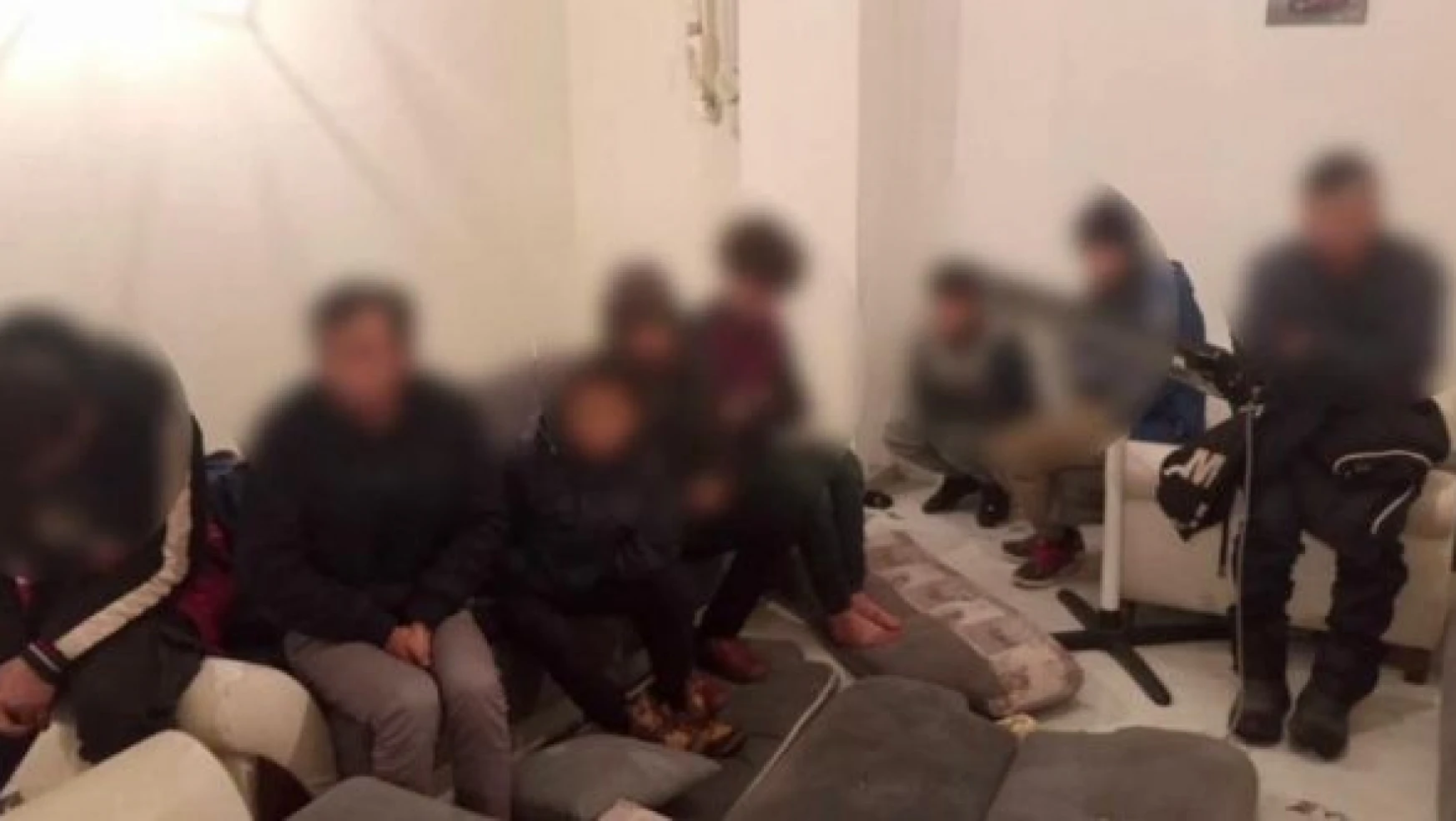 Okey salonu süsü verilmişti: 8 düzensiz göçmen yakalandı